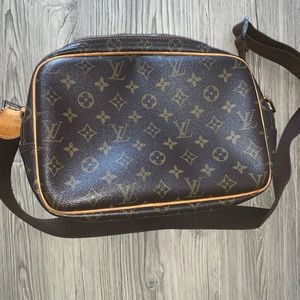 MONOGRAM REPORTER PM-Brass Hardware, Leather Trim,Single Interior Pocket
